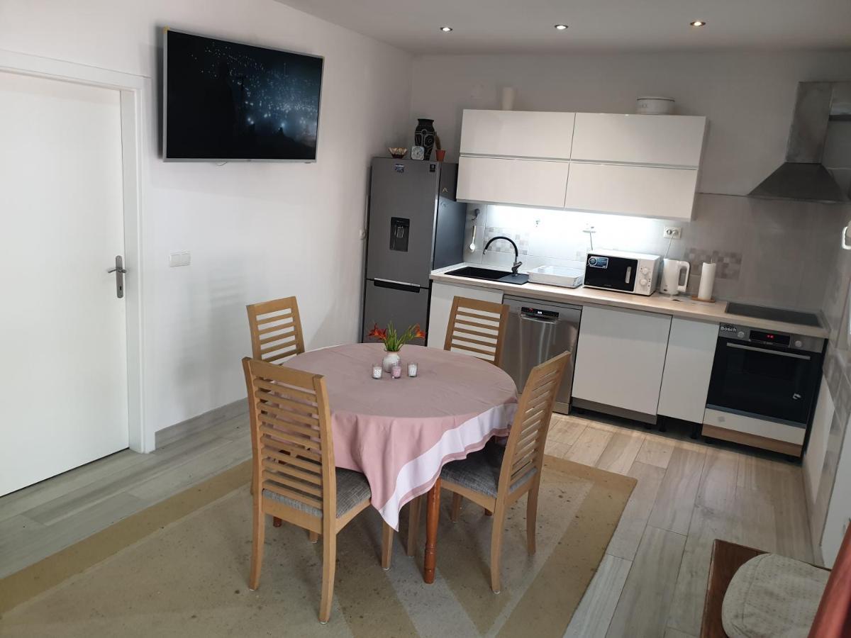 Paradiso Apartment Murter